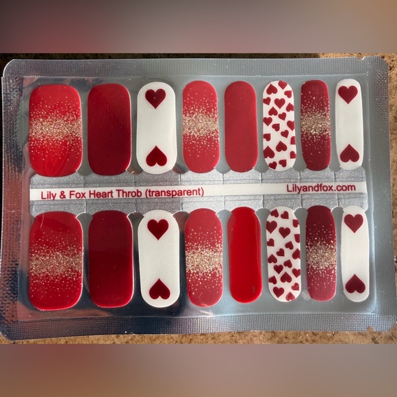 Lily & Fox Valentine's Nail Wraps - Picture 4 of 5
